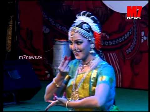 Manju Warrier Performs Kuchipudi  Nishagandhi Festival 2015