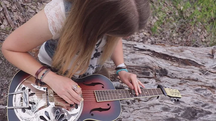 Tracey Barnett - 'Eyes Forward' (Official Music Vi...