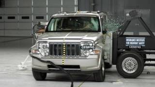 2008 Jeep Liberty side IIHS crash test