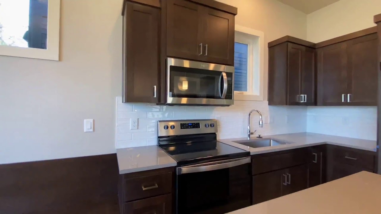 Homes For Sale 2052 Village Center Dr SE Salem