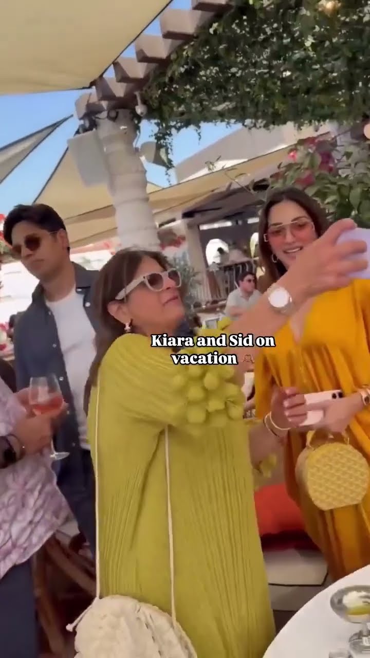 Kiara Advani \u0026 Sidharth Malhotra WIN hearts in Europe with SWEET fan moments!♥ #shorts #sidkiara