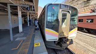 【4K / 警笛あり!!】上越線水上駅・E129系普通長岡行き到着　2021-04-10