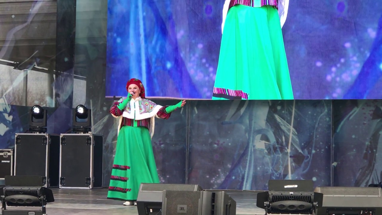 Ансамбль "Донбасс" на Покровской ярмарке в Тамбове.Виктория Струкова ...