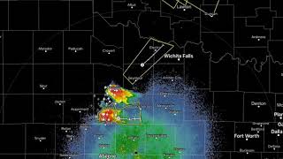 Storm splits into left moving and right moving supercell.