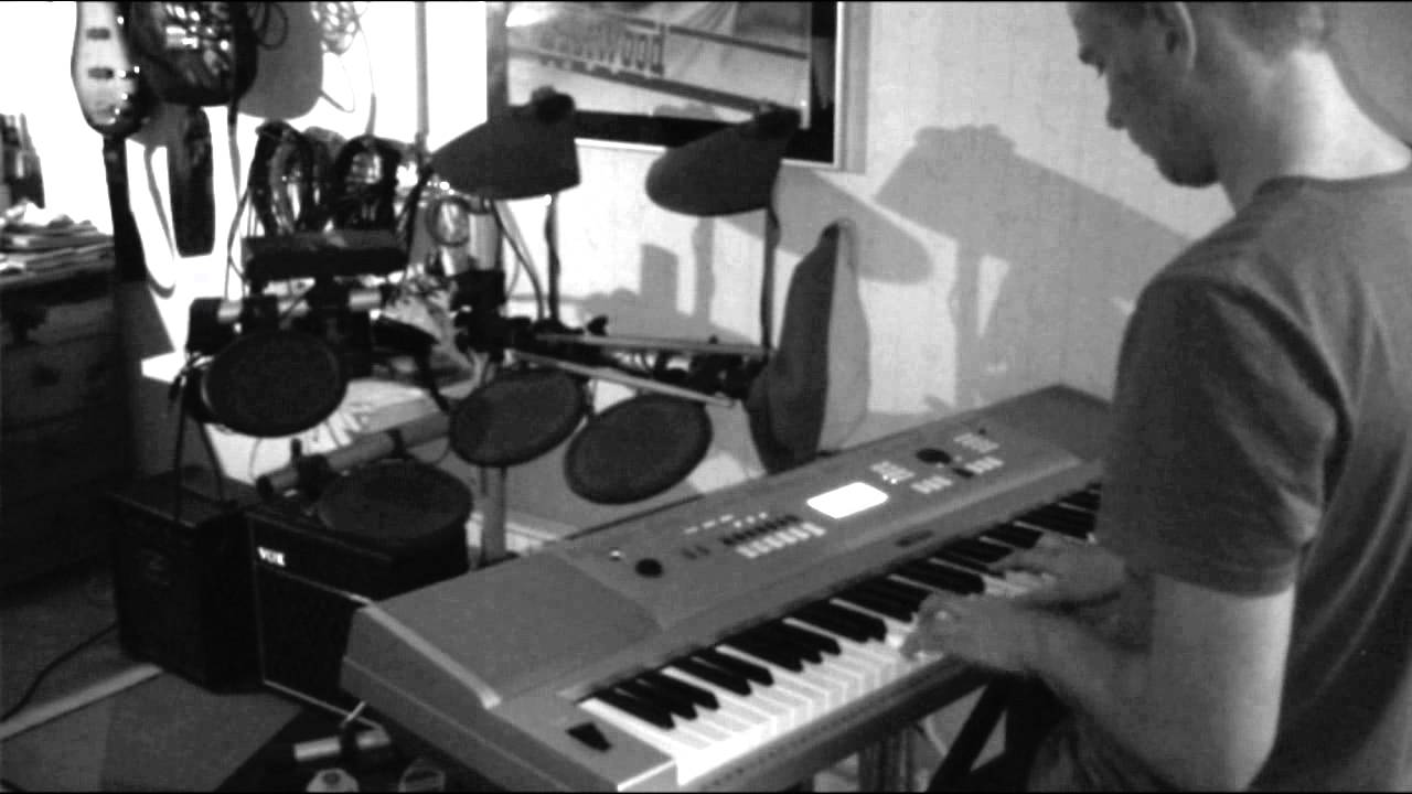 Bild från Dynazty - Land Of Broken Dreams COVER