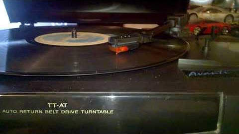 Som gradiente At 70 com toca discos funcionando.