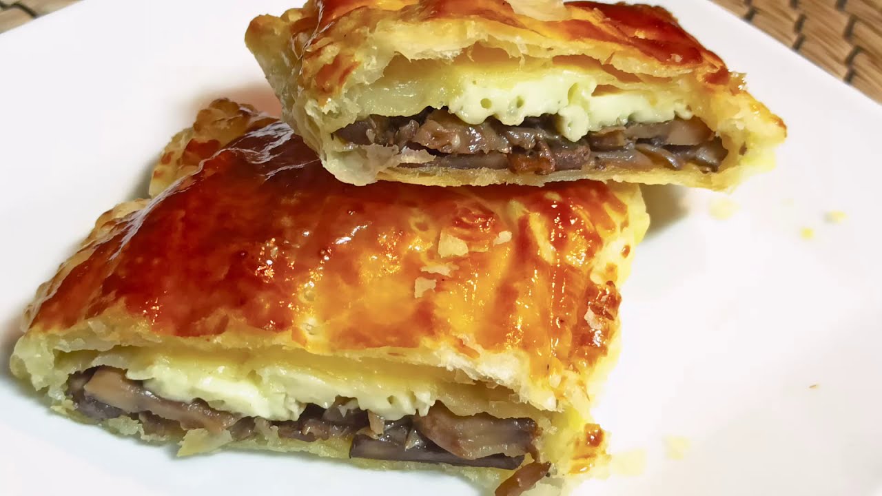 Hojaldres rellenos con setas y queso