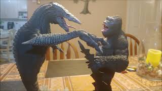 Star Ace and X-Plus 12" Skull Crawler Polyresin Statue Review