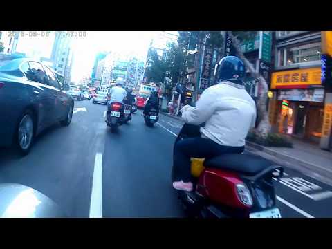 20180608 174555A台北市和平西路一段  廈門街與重慶南路間 往西方向 路經機車車禍現場