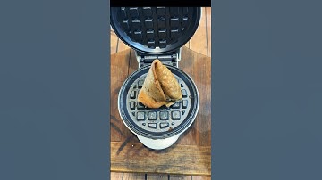 Samosa Waffle #samosa #samosarecipe#snacksrecipe #waffle #shorts #ashortaday #asmr #asmrsounds#omg