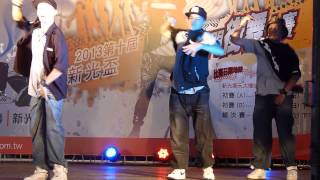 欣賞102_ 8_ 18新光盃街舞大賽D Track隊表演於新光三越百貨公司前