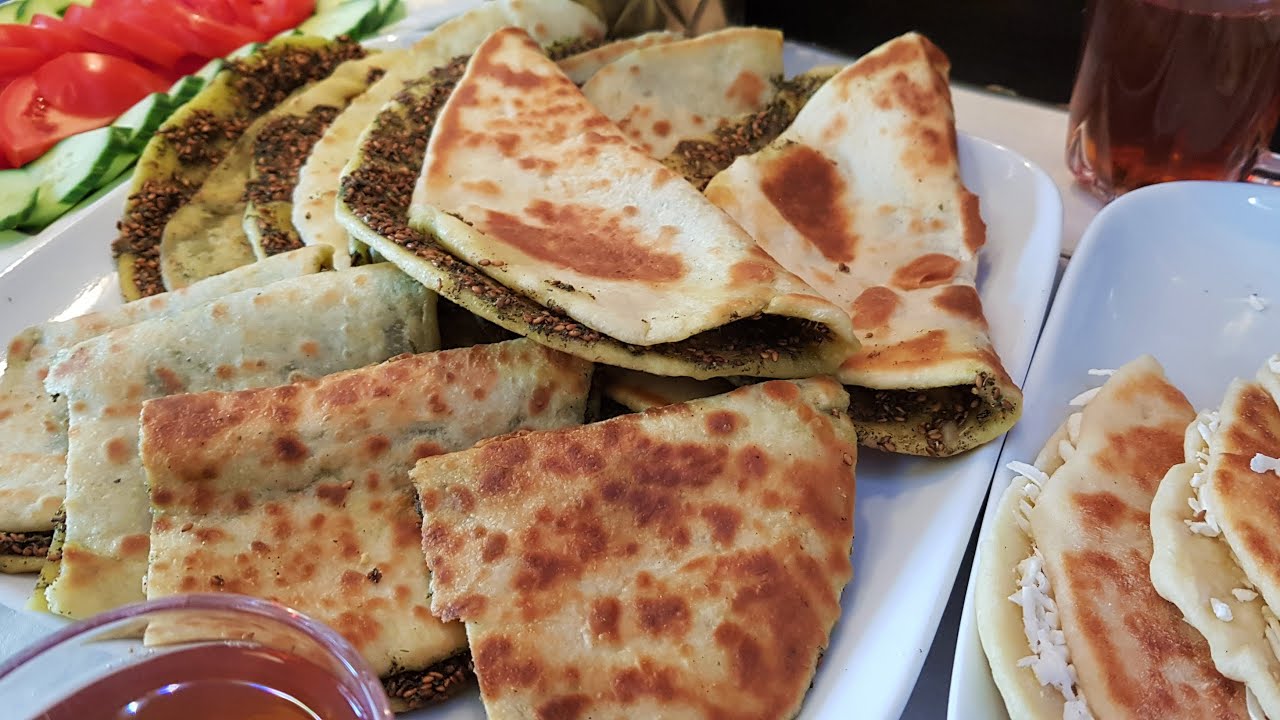 مناقيش الزعتر والجبنة على الصاج بدون فرن متل مناقيش المخابز