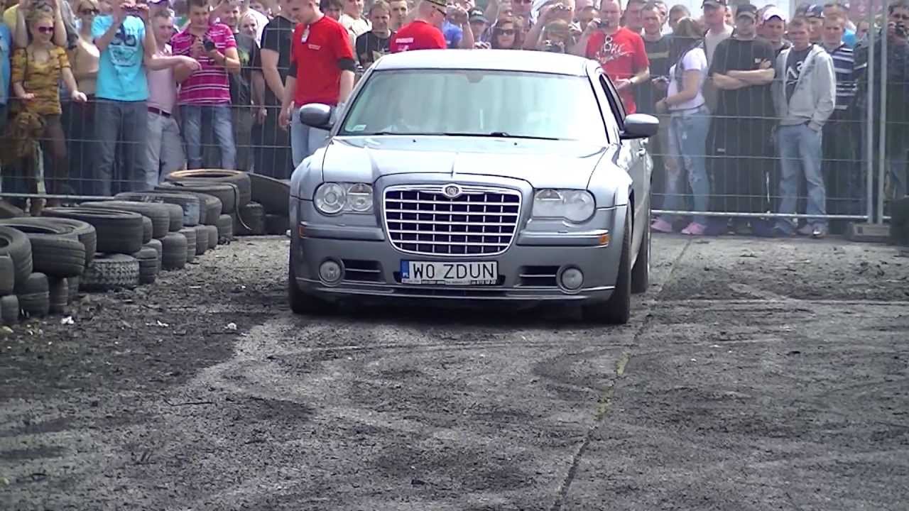 Majówka Bmw Toruń 2013 Palenie Gumy Chrysler 300C - Youtube