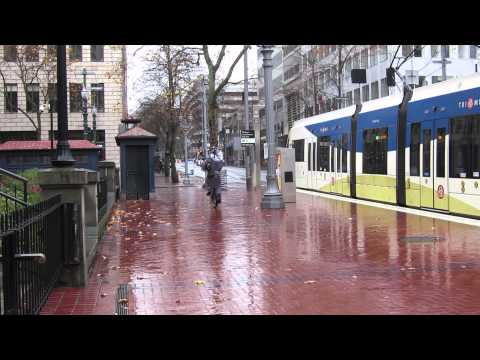 Gandalf Playing Bagpipes and Riding a Unicycle in Portland - The Unipiper