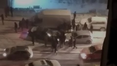 Şiddətli qar QƏZALARA SƏBƏB OLDU: Bakıda NƏQLİYYAT İFLİC OLDU