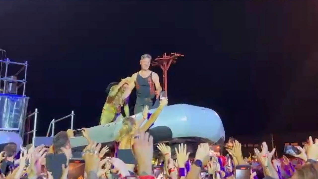 Rammstein - Crowd Surfing - Reggio Emilia Campovolo 2024 ( 4K ) - YouTube