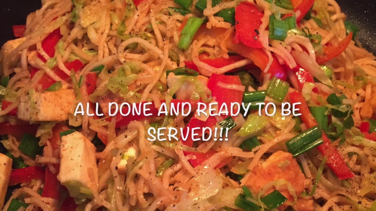 Hakka Noodles with Chili Paneer - YouTube