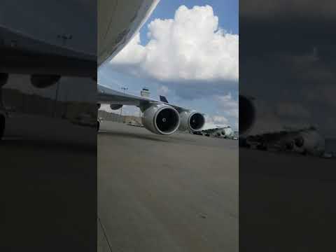 Boeing 747-8 genx engine start up - YouTube