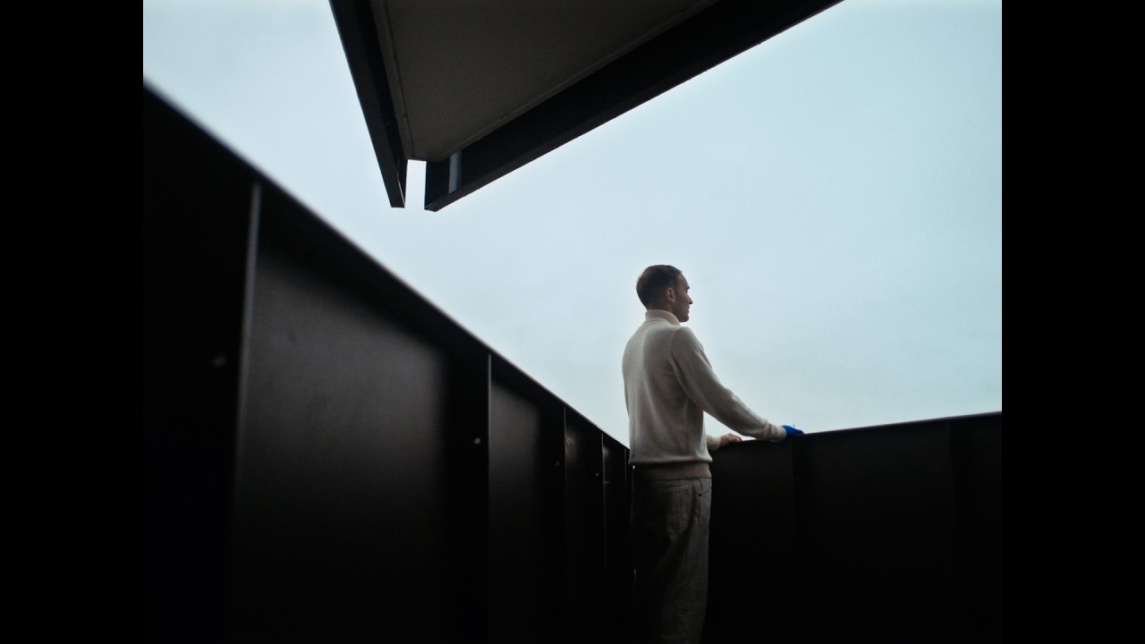 在 YouTube 上观看 il:lo - Besides Everything (Official Video) 在 YouTube 上观看 il:lo - Besides Everything (Official Video)