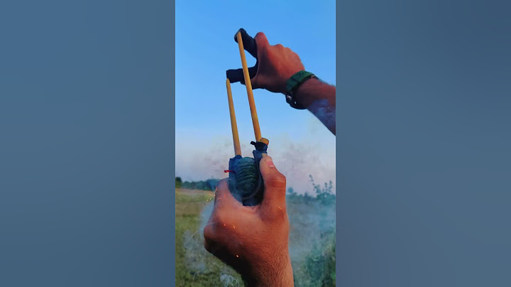 Bomb in Slingshot 💥 #shorts #mrdastan003 #diwali #crackers #trending #youtubeshorts