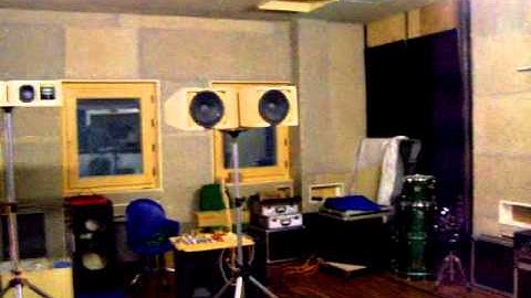 DIY line array built using FaitalPro and RCF loudspeakers (first prototype)