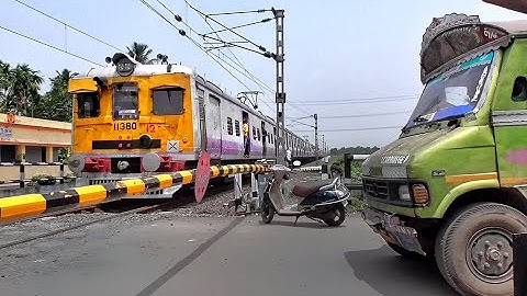 Old Model 12 Coach Speedy EMU Local Trains Skip Between Busy Railgate Quickly | Eastern Railways