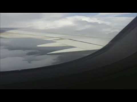 بالفيديو.. لحظات رعب لطائرة سعودية دخلت مطباً هوائياً