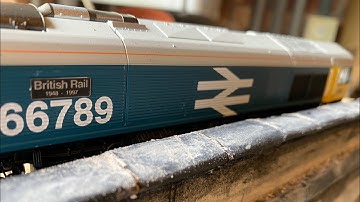 (HD) Viaduct build Part 2 - adding details and an under arch business - UK trains -  Model Railways