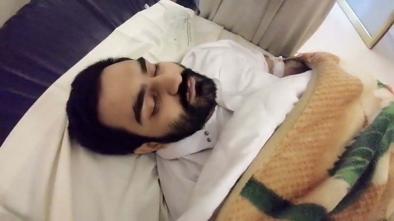سماحة الخطيب سيد محمد رضا الطباطبائي... تحت تأثير البنج/بعد خروجه من العمليه