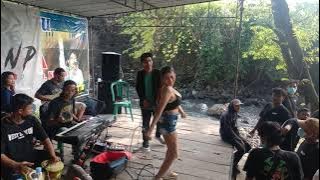 AKU IKHLAS - Lia Diana ft Jefri // NOPU Laras