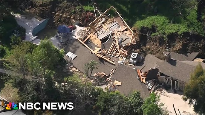 Massive Landslide Damages Several Homes In L A Neighborhood