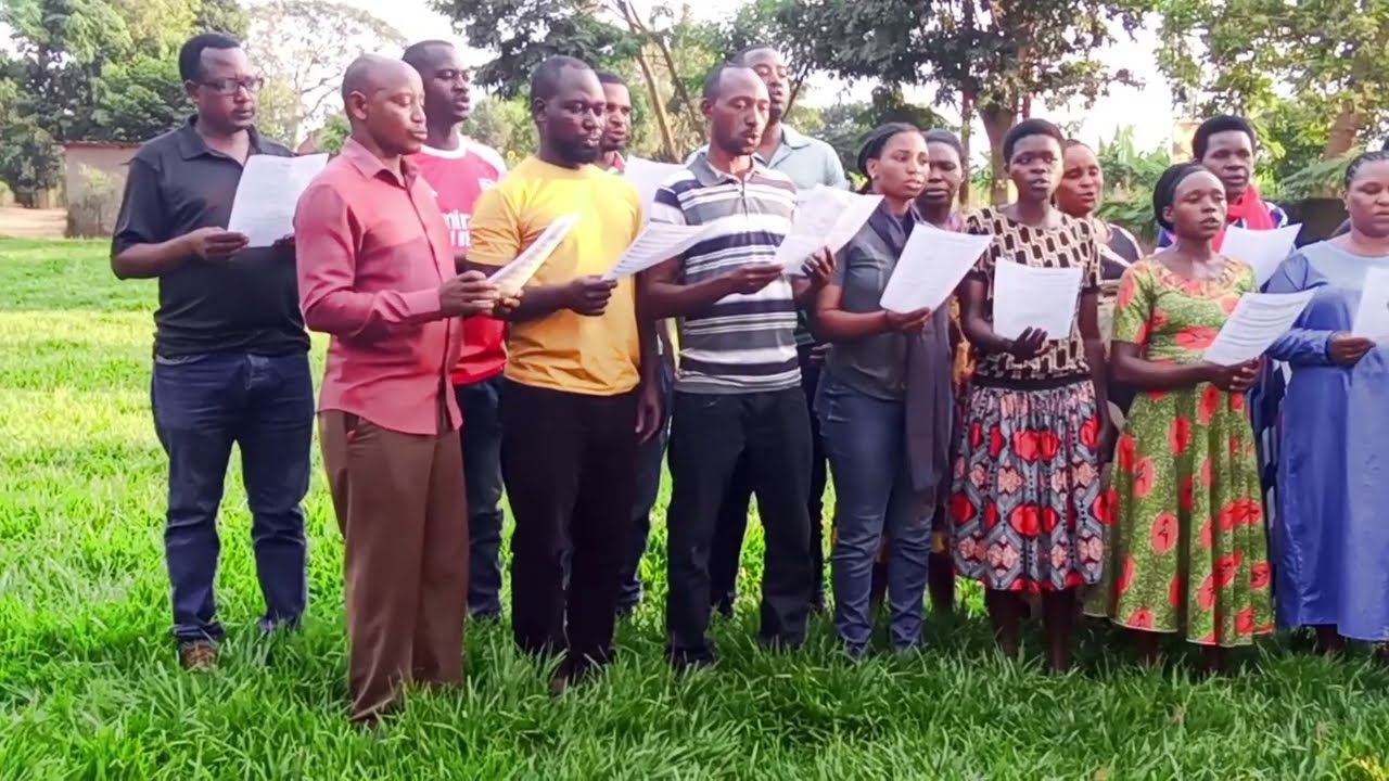 Mbega ingoro zawe by Chorale Saint Joseph rukoma