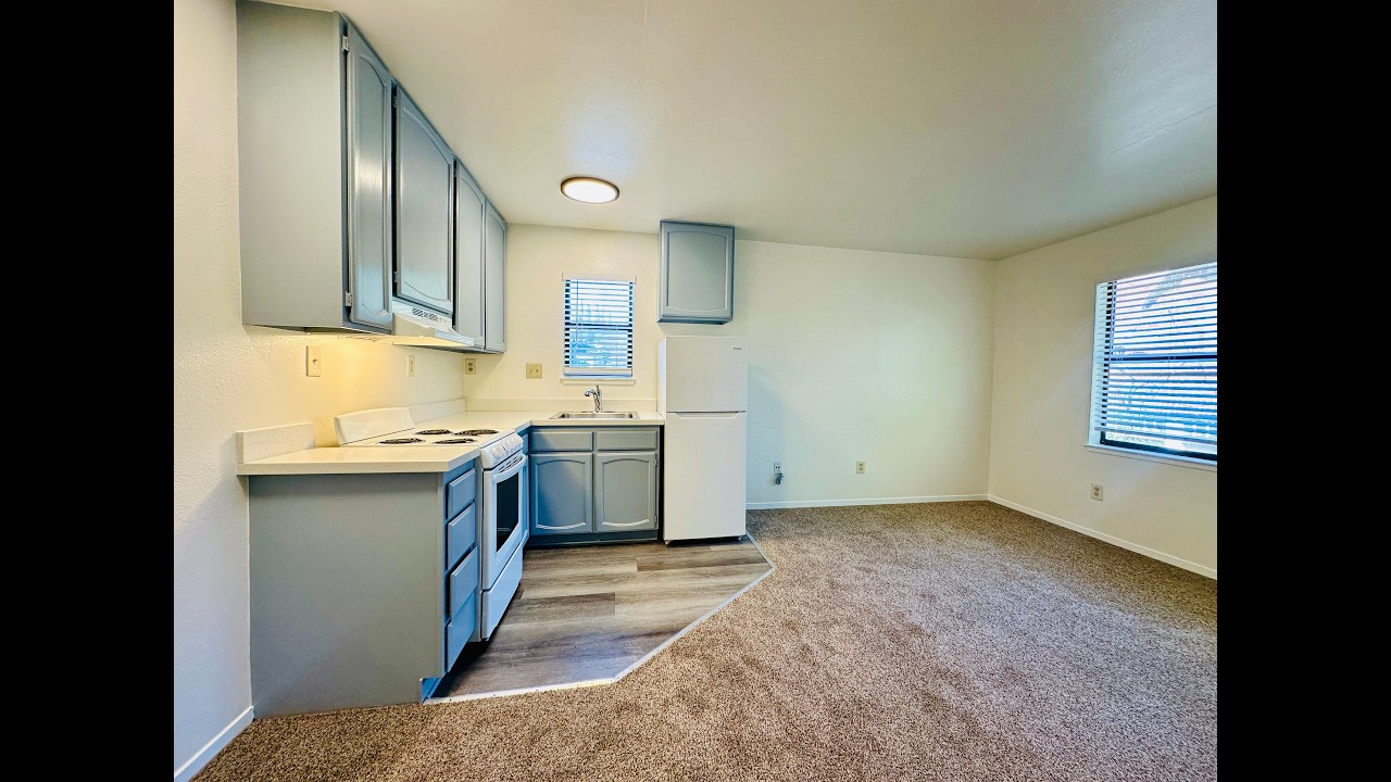 Remodeled Sunny Top Floor Corner 1bd on High St