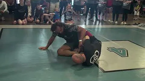 Nogi Adrian Jenkins vs Michael Kelso @ KY Jiu-Jits...