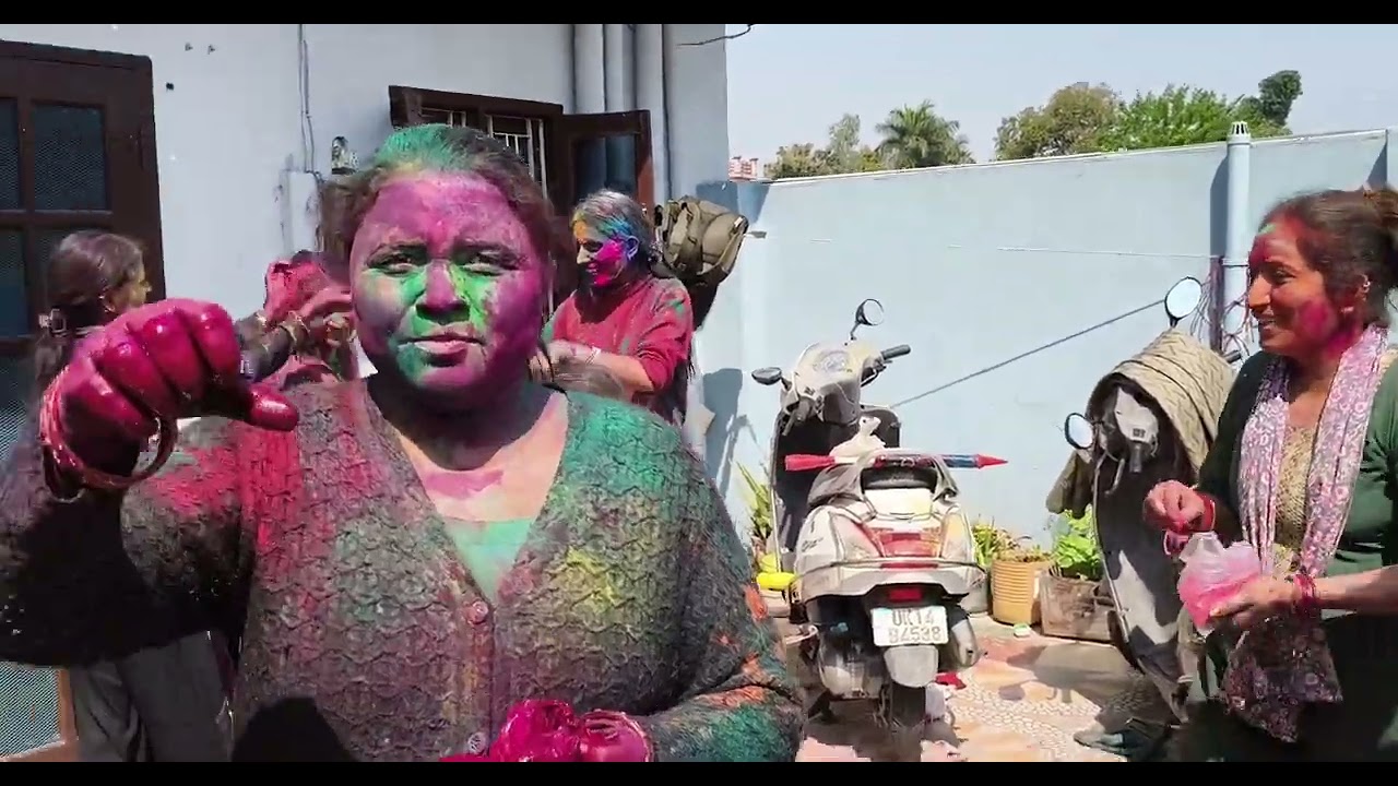 होली में परिवार तो था ही मेहमान भी आ गए 💕💕💕😊😊