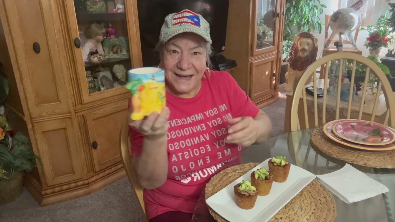 Ven Desayunemos Juntos Mis Castillos De Yuca Rellenos De Huevo, Bacon Y Una Salsita Deliciosa