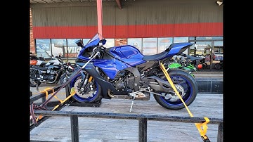 How To Strap Down A Sport Bike on a Trailer | This Is What The Dealership Said To Do!