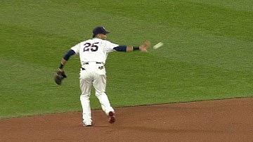 DET@MIN: Twins turn a double play on Miggy