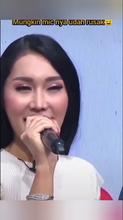 Ngakak keluar suara asli Lucinta Luna