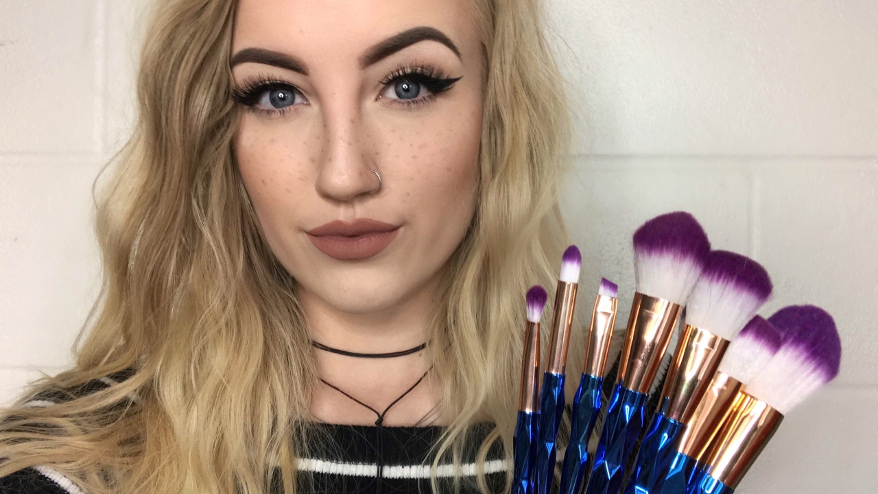 Strass Cosmetics DIAMOND RAINBOW Brush Set Review
