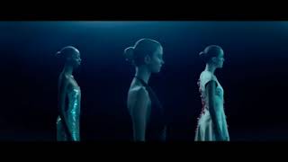 Julian Winding The Demon Dance THE NEON DEMON