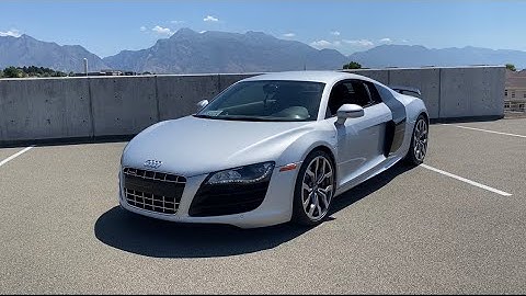 2012 Audi R8 V10 *6-Speed Manual*