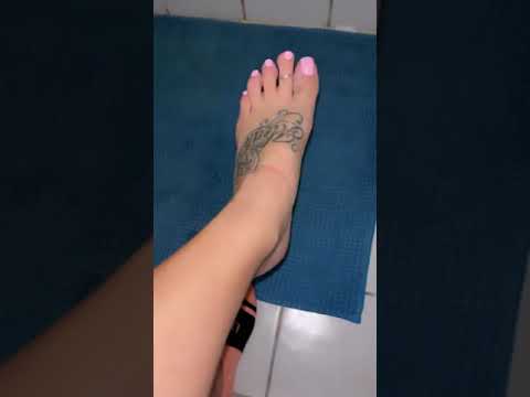 Take off my socks                                  Instagram@bellafeet86