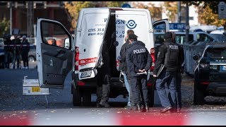 Knapp ein jahr nach einem spektakulären Überfall auf einen
geldtransporter in der nähe des berliner alexanderplatzes müssen
sich seit donnerstag drei angekla...