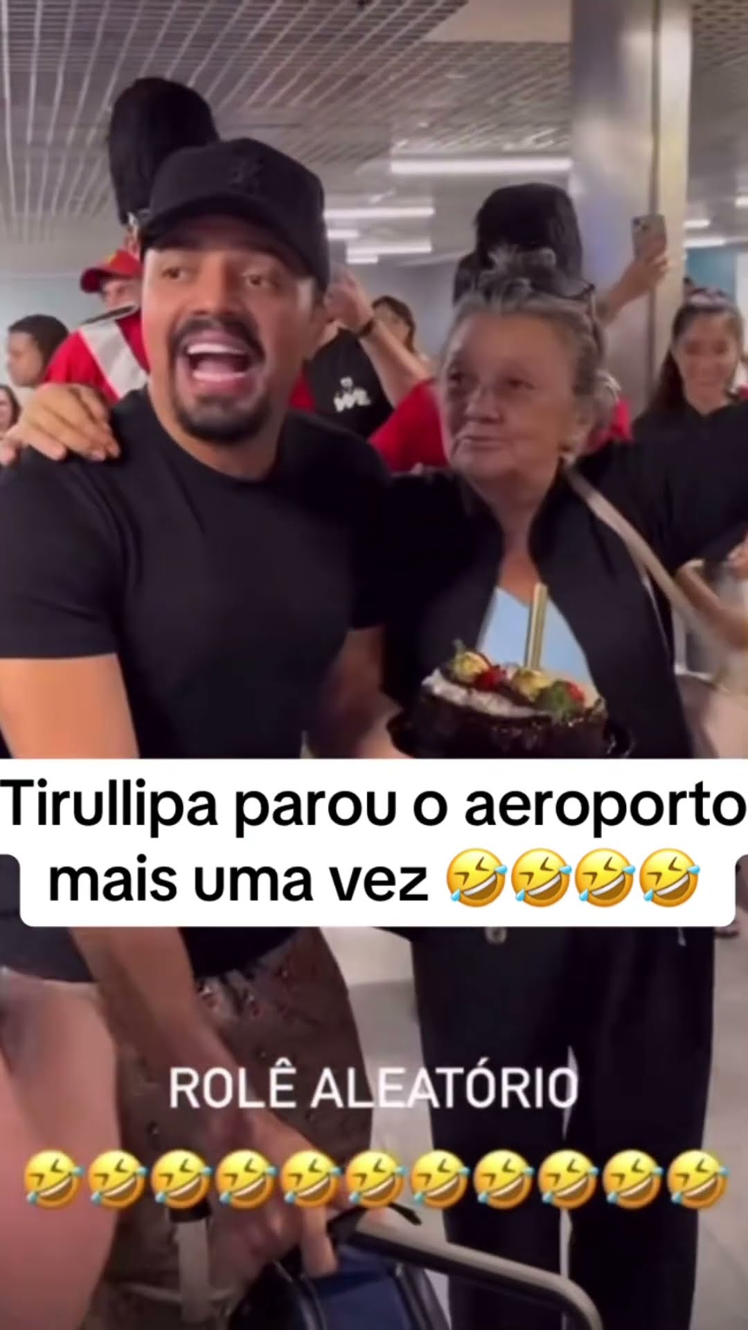 Aquela chegada discreta #memes #humor #tirulipa #comedia