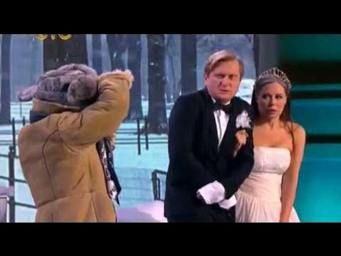 Уральские пельмени 1993. Самая красивая итальянская певица. Уральские пельмени визги шампанского. Битва фужеров уральские пельмени 2024г. Юля михалкова 2022.