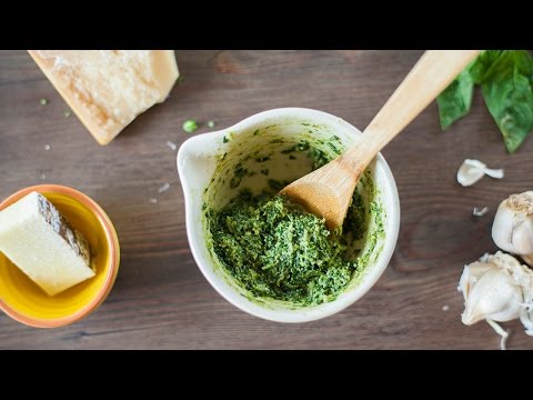 Basilikum Pesto selber machen (Pesto genovese) Rezept und Video. 