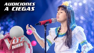 Saray Arias canta 'Contigo aprendí' - Audiciones a ciegas | La Voz Kids Colombia 2024 Resimi