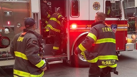 FDNY ENGINE 39 AND LADDER 16 GET TONED OUT TO A STORE FIRE