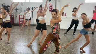 CLASE DE BACHATA ESTILO FEMENINO CON LETICIA BELTRAN 2022